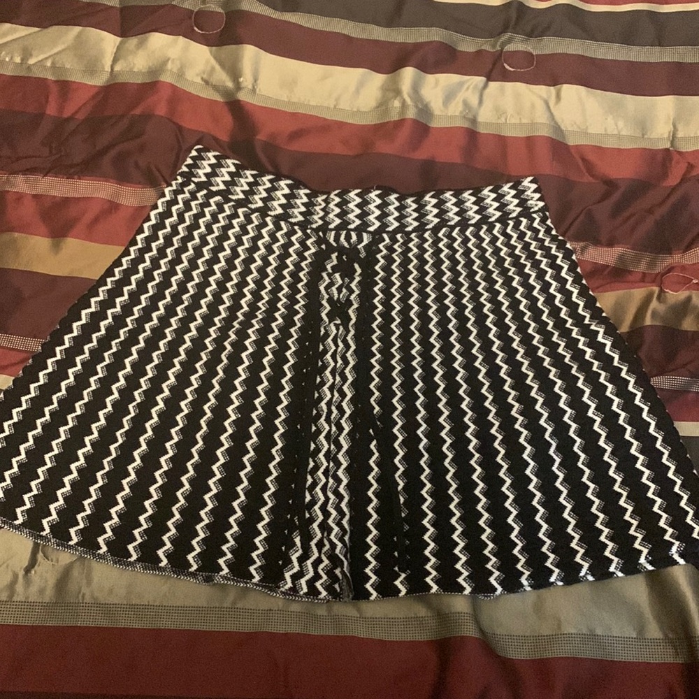 Small black and white skirt